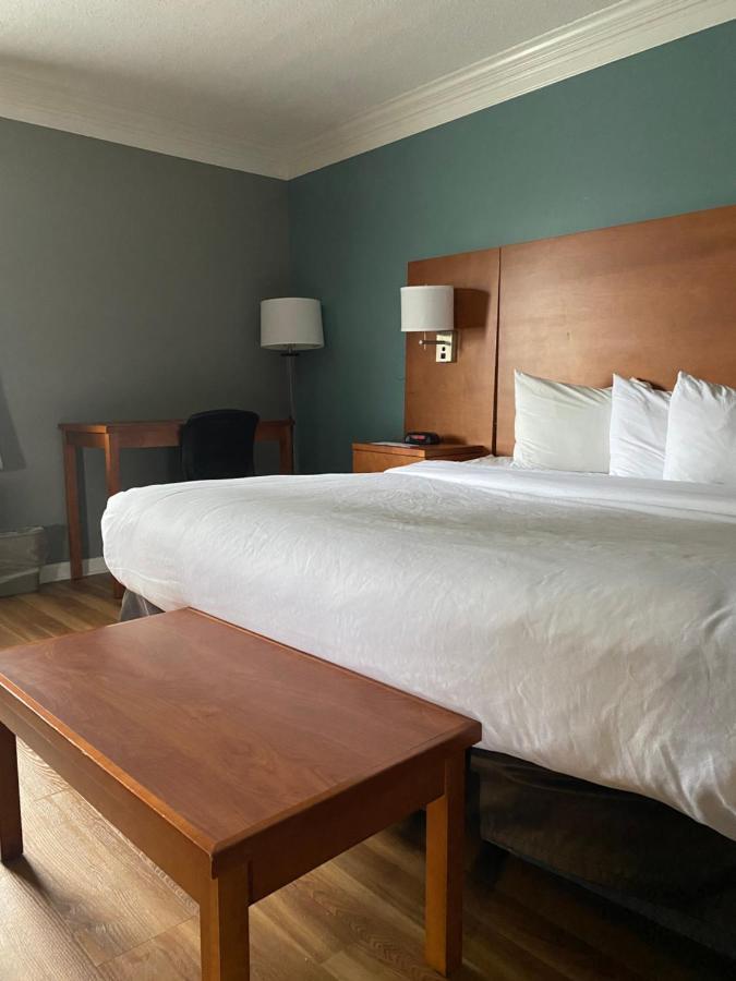 Econo At The Falls North * Niagara Falls